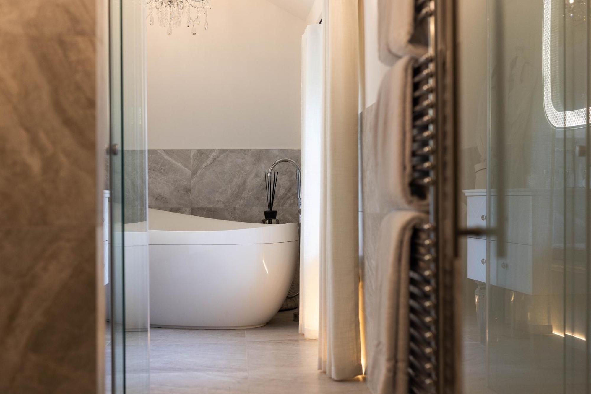 Aynsome Manor Bed & Breakfast คาร์ทเมล ภายนอก รูปภาพ